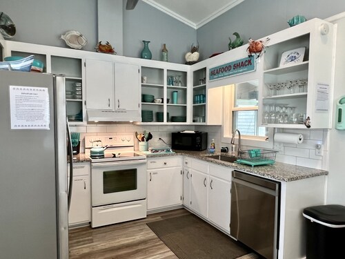 Beach Goals! 4 bedroom 2.5 bath home, just a 5 minute walk to beach!!!