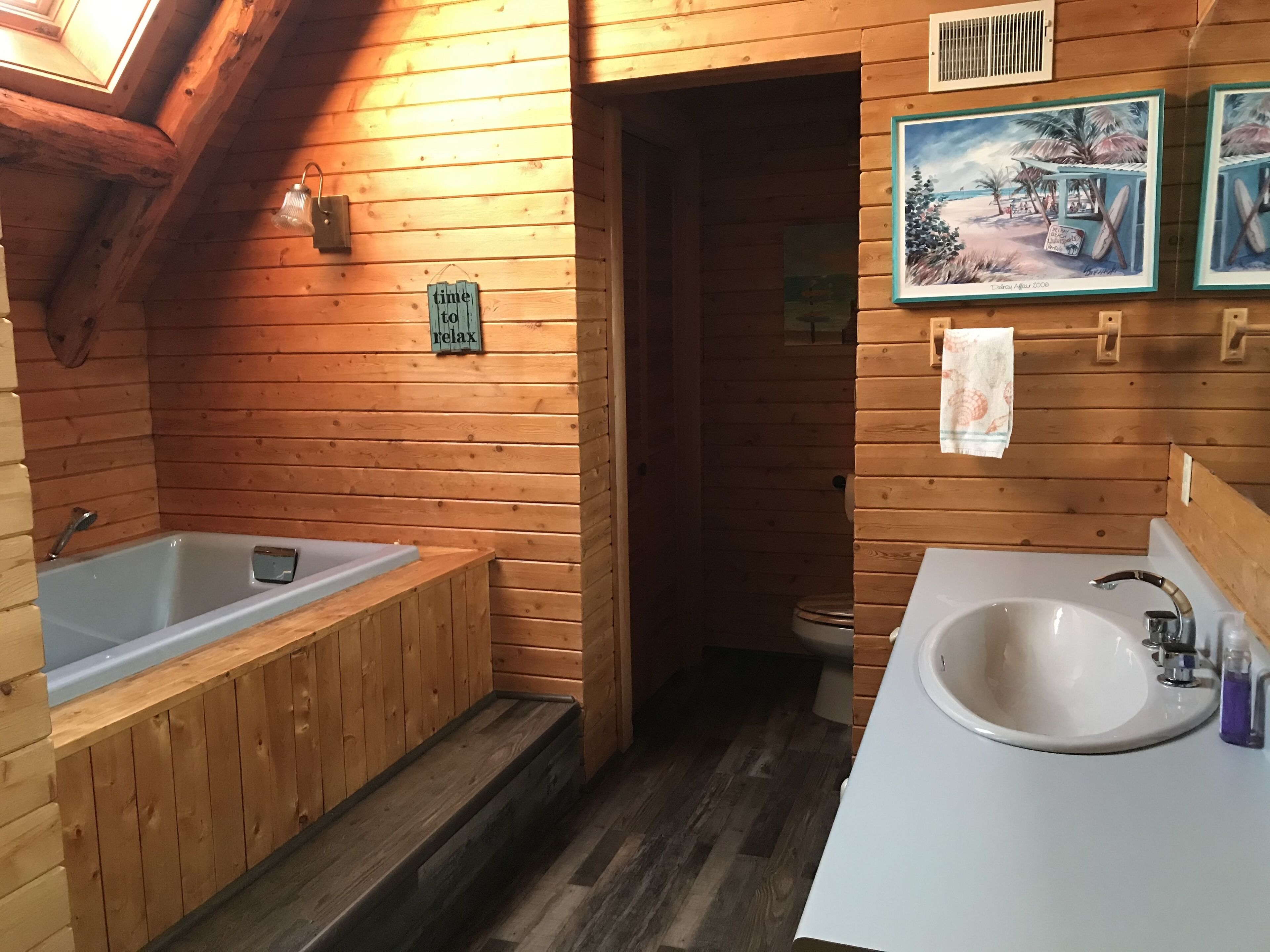 Bathtub, jetted tub, hair dryer, towels