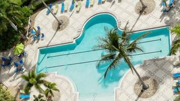 Piscine extérieure, piscine chauffée