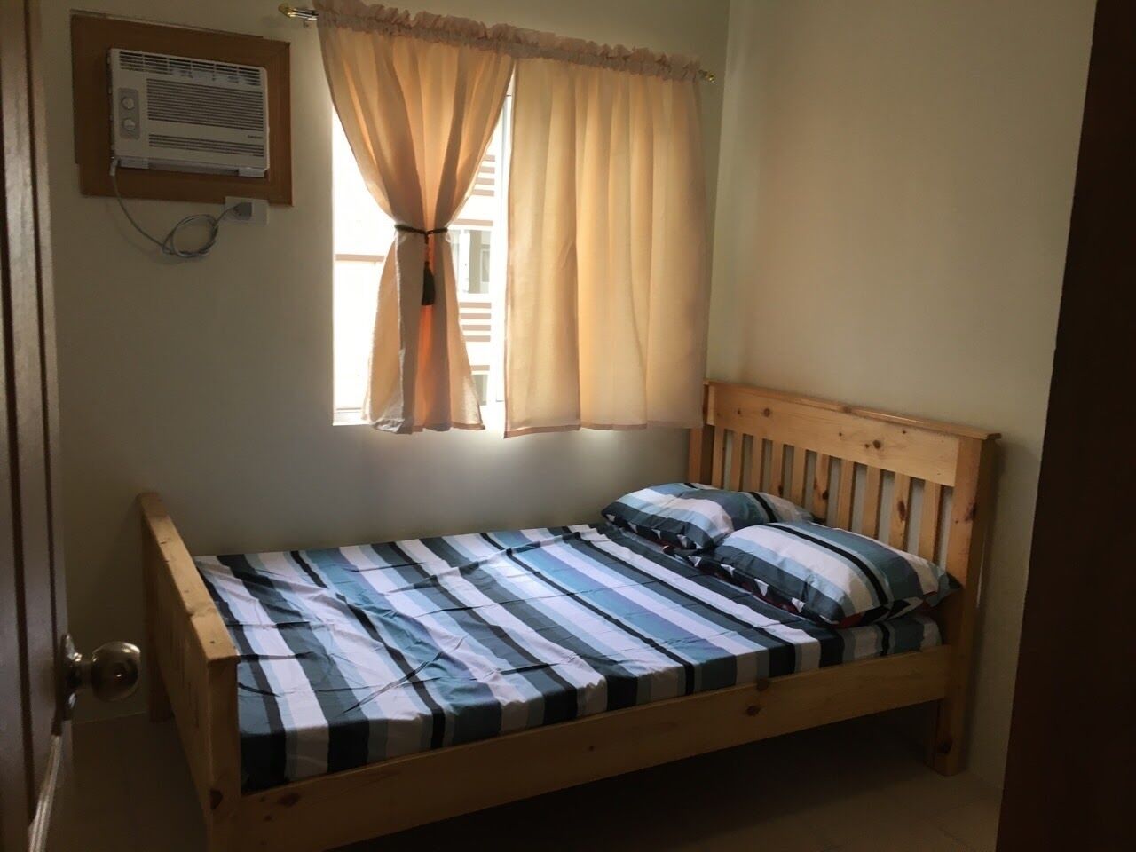 2 室のベッドルーム、WiFi (無料)