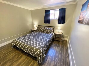 4 bedrooms, desk, iron/ironing board, travel cot