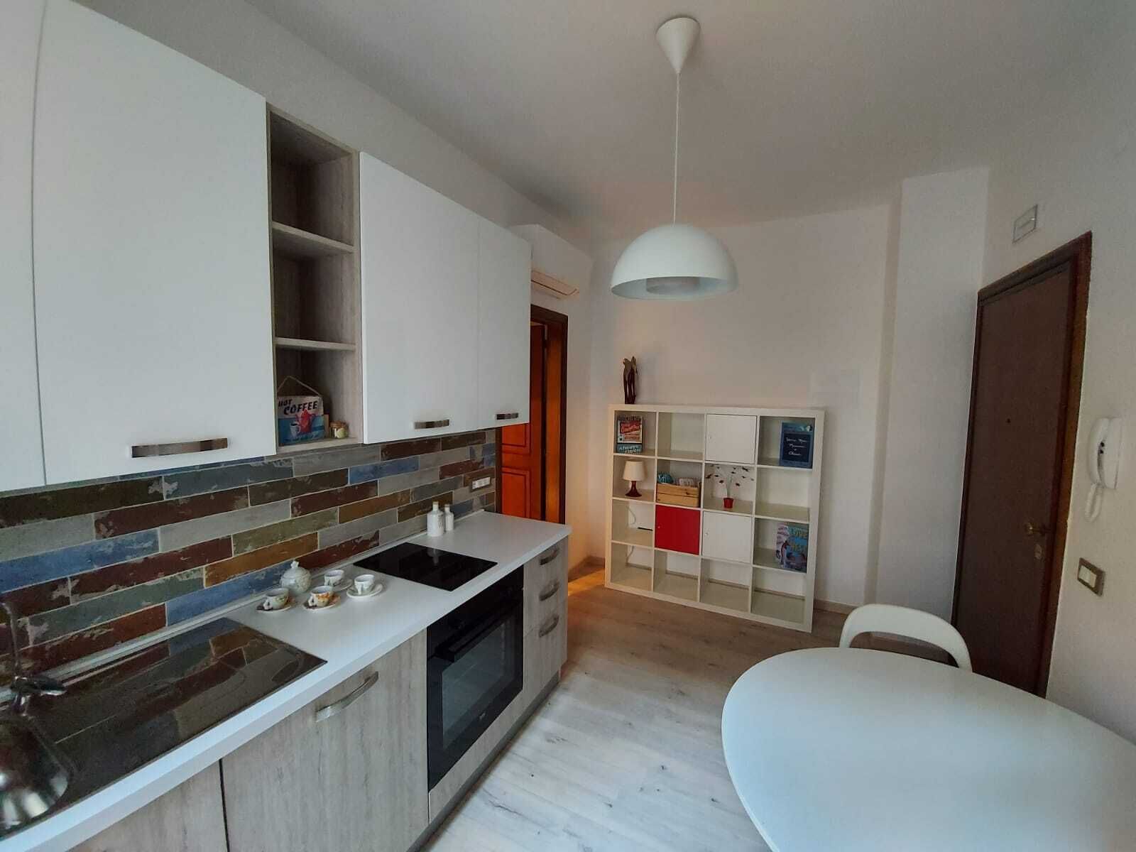 Lavastoviglie, macchina per tè/caffè, pentole/stoviglie/utensili