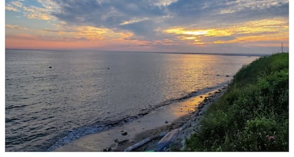 Breakwater Village, Coastal Cottage w/access to a private beach