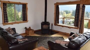 Cabin (Elk Ridge) | Ruang tamu | TV skrin rata