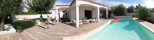 Villa with swimming pool. 15 min from the beaches and 25 min from the mountains 