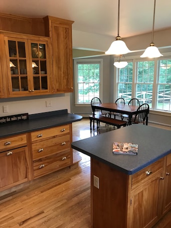 Dining. Farmhouse Within City Limits & Close to Luther College