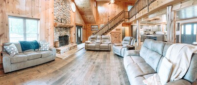 CMR Hideaway Lodge poolside Barren County near Barren River Lake 