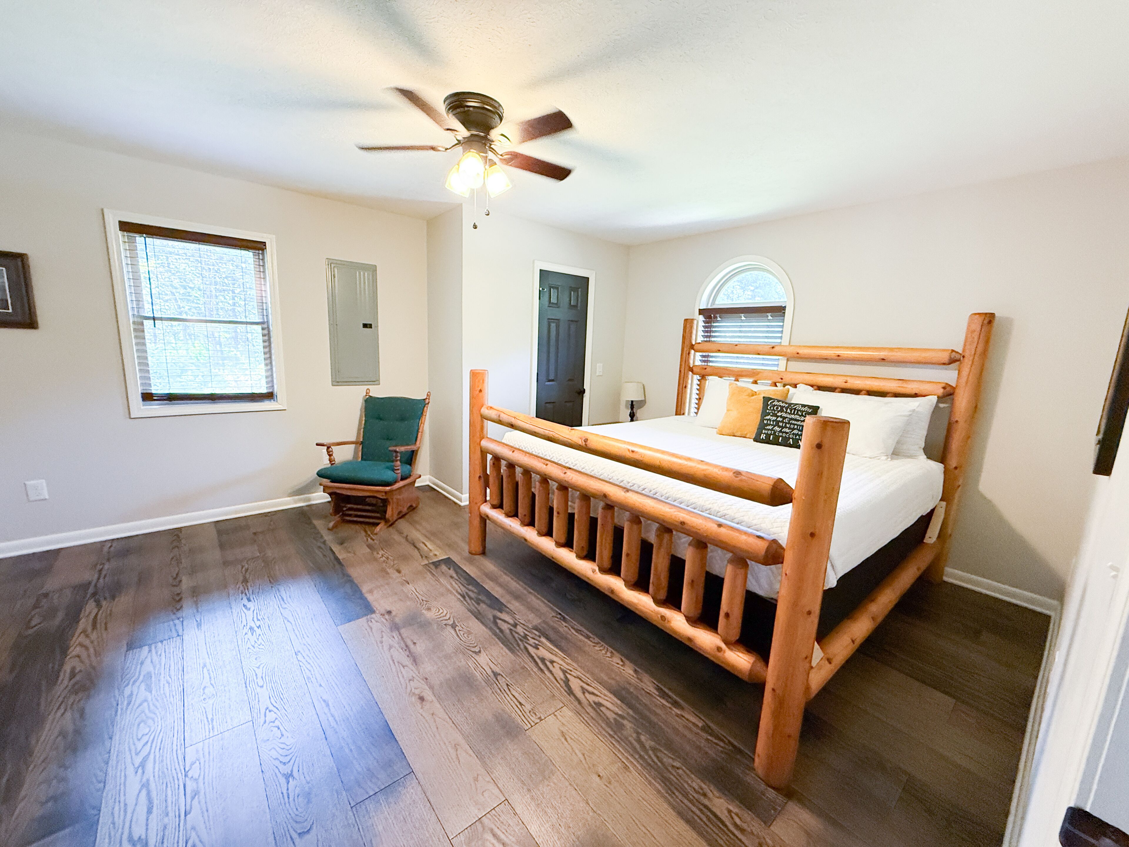 7 bedrooms, iron/ironing board, WiFi, bed sheets