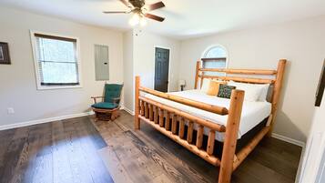 7 bedrooms, iron/ironing board, WiFi, bed sheets