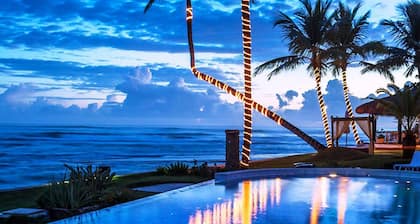 Guest-friendly room in beachfront resort, pool/cable TV/Wi-fi/fridge, near all