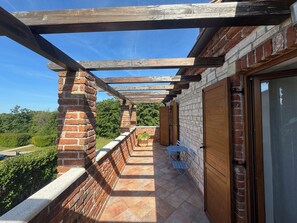 Outdoor dining - Luxury villa with private swimming pool (Butkovici)