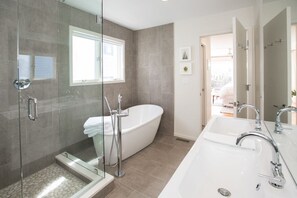 Combined shower/tub, soap, toilet paper
