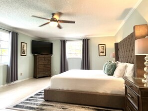 3 bedrooms, desk, travel crib, free WiFi