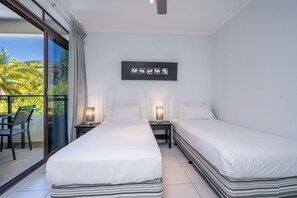 2 bedrooms, desk, iron/ironing board, travel crib