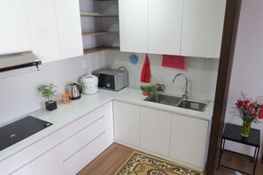 Fridge, microwave - Ba An Apartment  Lt / Da Lat Lâm Đồng (Da Lat)