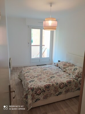1 chambre, fer et planche à repasser, Wi-Fi