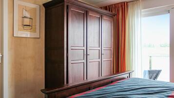 3 bedrooms, travel crib, free WiFi