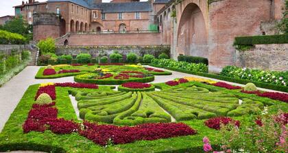 Charming apartment overlooking the river.