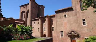 Charming apartment overlooking the river.