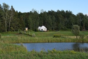 Exterior - Escape to Nature: Cozy Yurt on a Heritage Farm with Trails, Pond, & Sauna (Powassan)