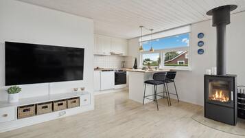 Fridge, stovetop, dishwasher, coffee/tea maker