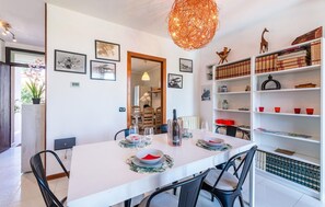 Dining - Nice home in Desenzano del Garda (Desenzano del Garda)