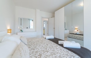 3 Schlafzimmer, Reisekinderbett, kostenloses WLAN, Bettwäsche