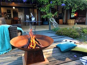 Terrace/patio - NEAR MONTVILLE ... LATE CHECK-OUT ON SUNDAYS OF 5pm ... when booking a weekend (Mapleton)