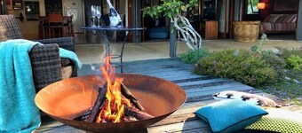 NEAR MONTVILLE ... LATE CHECK-OUT ON SUNDAYS OF 5pm ... when booking a weekend