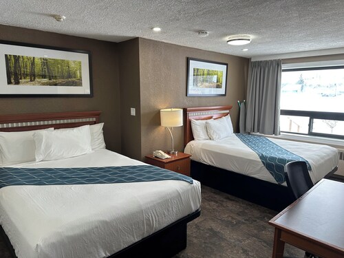 Champlain Motor Inn
