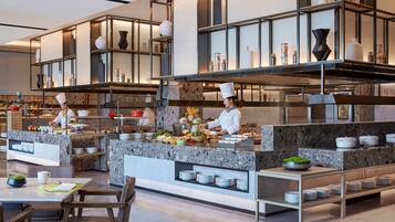 2 restaurants, breakfast, lunch, dinner served; Chinese cuisine