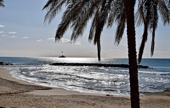 Platja a a prop i pesca