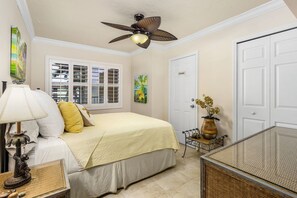 2 bedrooms, iron/ironing board, free WiFi, bed sheets - Not available due to hurricane Ian damage (Fort Myers Beach)