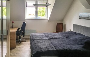 1 bedroom, travel crib, free WiFi - 1 bedroom nice apartment in Börgerende (Börgerende)
