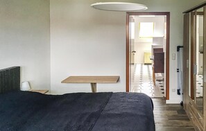 1 bedroom, travel cot, free WiFi