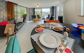 Dining - Amazing ship in Winsum with WiFi (Winsum)