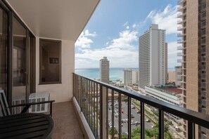 Property grounds - High Level Waikiki Condo - Enjoy Ocean Views From Your Private Lanai! by Koko Resort Vacation Rentals (Honolulu)