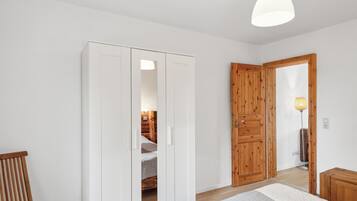 1 Schlafzimmer, Reisekinderbett, kostenloses WLAN, Bettwäsche