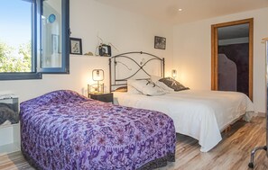 3 Schlafzimmer, Reisekinderbett, kostenloses WLAN, Bettwäsche