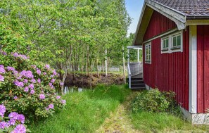 Property grounds - 1 bedroom pet friendly home in Kallinge (Kallinge)