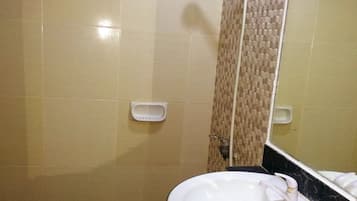 Standard Room | Bathroom