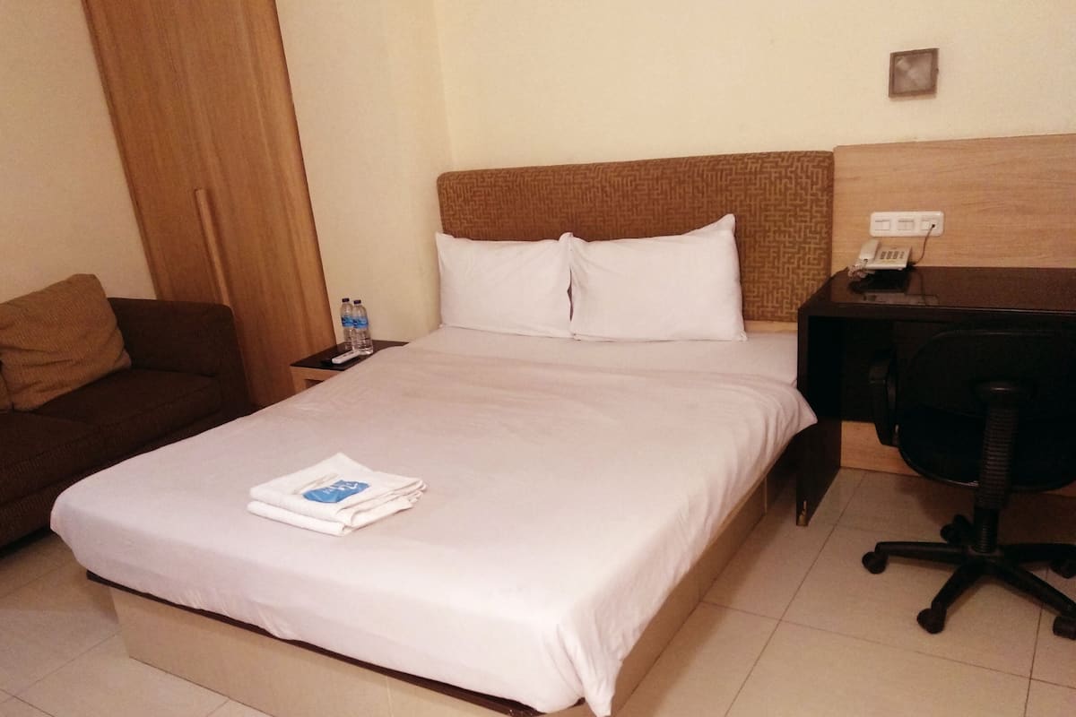 Habitación Deluxe doble | Escritorio y espacio para trabajar con un portátil