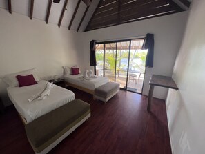 Bungalow, en bord de lac (10) | 1 chambre, bureau, draps fournis