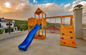 Children’s area - Cozy home in Ricice with WiFi (Ricice)