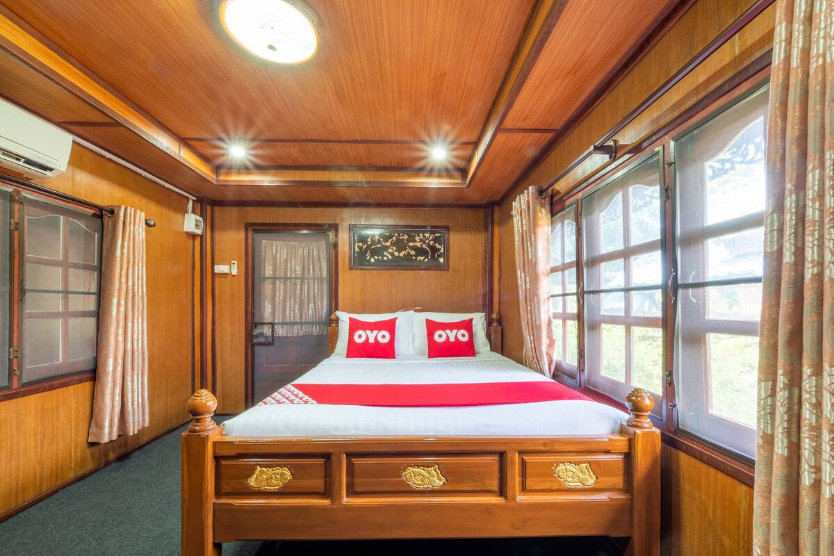 Premier tweepersoonskamer | Een bureau, gratis wifi, beddengoed