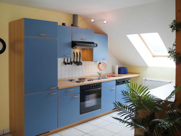 Fridge, microwave, dishwasher, coffee/tea maker