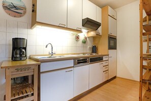 Kühlschrank, Mikrowelle, Geschirrspüler