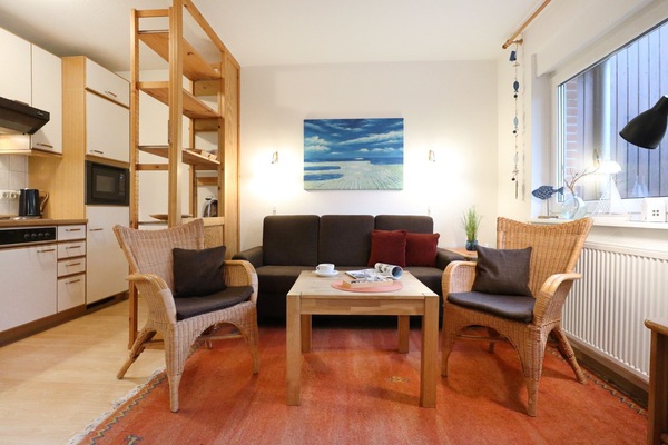 Urlauberdorf 40b - Blick auf den gemütlichen Wohnbereich mit offener Küchenzeile
