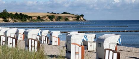 بالقرب من الشاطئ