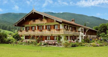 Ferienwohnung Dachgeschoß - Gästehaus Schober - Jodlhof, Kreuth-Scharling